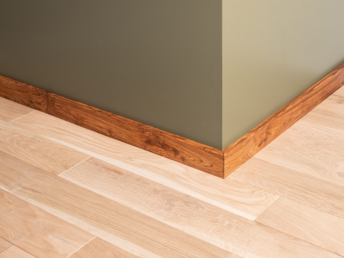 Solid Skirting Board Oak Rustic 18x70x2000mm with radius, naturally oiled, brown filled, brushed