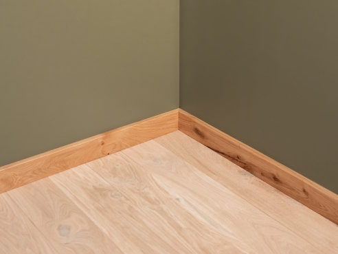 Solid Skirting Board Oak Rustic 18x70, lacquered, brown filled, 2000mm, with radius 5mm