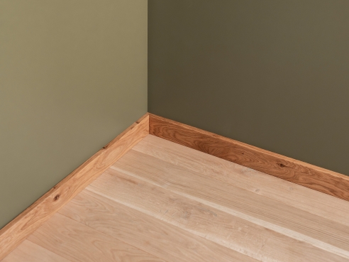 Solid Skirting Board Oak Rustic 18x70x2000mm with radius, naturally oiled, brushed